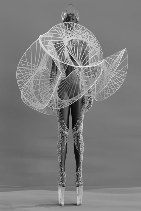 Wearable Architecture, Digital Fashion Design, Fall 2022 Couture, Structured Fashion, 2022 Couture, Fall Couture, Sculptural Fashion, Iris Van Herpen, Body Adornment