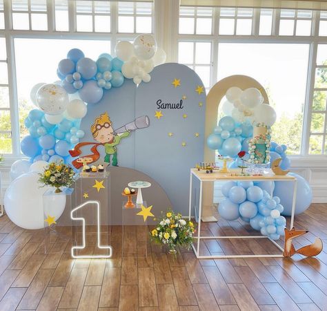 Little Prince Theme 1st Birthday, Le Petit Prince Birthday Party, 1st Bday Decoration Ideas, Piccolo Principe Party, Birthday Theme For Boys 1st, 1year Birthday Decorations, The Little Prince Birthday Theme, Little Prince Decoration, Baby Boy 1st Birthday Ideas