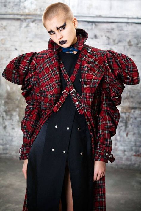 Future punk at KAIMIN Red Runway Fashion, Tartan Punk, Future Punk, Modern Punk, Goth Fashion Punk, Estilo Punk, Alt Fashion, Business Outfits, Goth Fashion