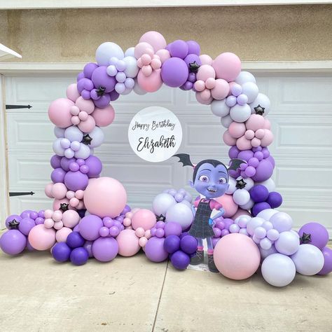 Vampirina Birthday Party Ideas, Vampirina Birthday Party, Vampirina Party, Vampirina Birthday, Happy Birthday Elizabeth, Favorite Things Party, Halloween Balloons, Birthday Party Balloon, Balloon Gift