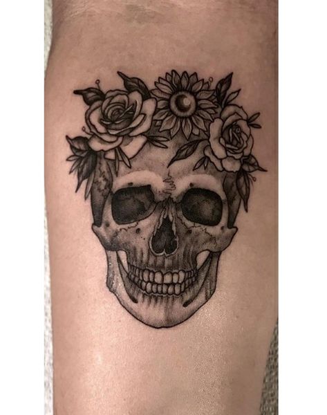 Skull With Flowers Tattoo Small, Skull Flower Crown Tattoo, Flowers Growing From Skull Tattoo, Skull With Flower Crown Tattoo, Skull With Crown Tattoo For Women, Pretty Skull Tattoos For Women, Flower Skull Tattoo, Skull With Flowers Tattoo, Skull With Flower Crown