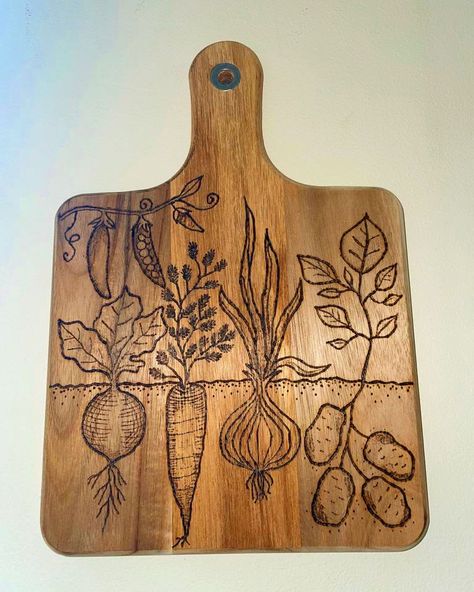 Wood Burning Hunting Ideas, Wooden Crafts To Make And Sell Unique, Cottage Core Wood Burning, Wildflower Wood Burning, Easy Pyrography Ideas, Engraving Wood Ideas, Diy Wood Burning Gifts, Wood Burning Art Ideas, Fall Wood Burning Ideas