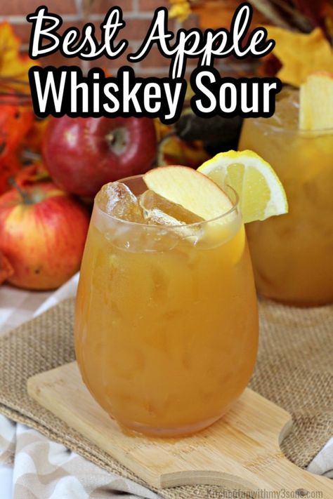 Apple Whiskey Drinks Cocktail Recipes, Cocktail Recipes With Whiskey, Apple Sour Cocktail, Apple Cider Whiskey Sour, Cocktail With Apple Cider, Whiskey Cider Cocktail, Whiskey Fall Cocktail, Mixed Drinks With Whiskey, Delicious Cocktail Recipes