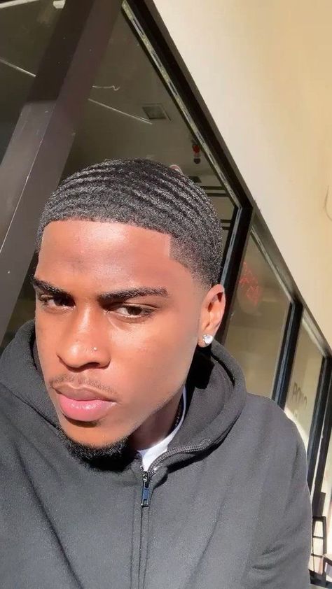 Swavy Lee Wallpaper - Wallpaper Sun Swavy Lee, Waves Hairstyle Men, Black Hair Cuts, Waves Haircut, Black Men Haircuts, Dark Skin Boys, Dark Skin Men, Boys With Curly Hair, Cute Black Guys