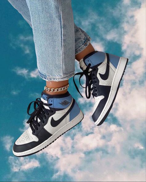 Jordan Obsidian, Obsidian Jordan, Nike Sweats Outfit, Jordan 1 Retro High Obsidian, Nike 2020, Girls Shoes Teenage, Outfits With Jordan 1s Fashion Styles, Boots 2020, Shoes Wallpaper