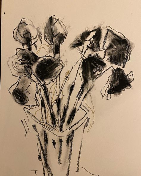 Charcoal Art Flowers, Charcoal Art Ideas, Charcoal Flowers, Charcoal Sketch, Charcoal Art, Charcoal Drawing, Art References, Art Project, Art Show