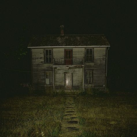 Southern Gothic Aesthetic, The Addams Family, American Gothic, Southern Gothic, Gothic Aesthetic, Gothic Horror, Abandoned Places, Haunted House, Old House