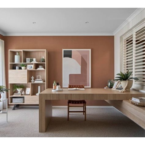 In the mood for mauve and terracotta this Monday night! Rust Office Decor, Terracotta Office Interior, Terracotta Study Room, Home Office Terracota, Terracotta Home Office, Terracotta Office Decor, Terra Cotta Office, Terracotta Desk, Terracotta Lounge