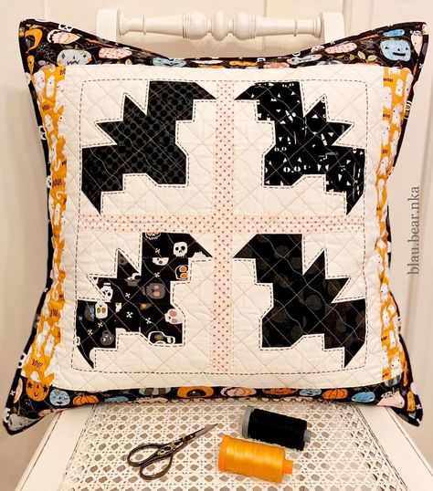 I added some #bigstitching in black and orange to my Halloween pillow. 🖤🧡 Can you see the orange stitching? 🧡 The bat quilt block is from… | Instagram Halloween Quilted Pillow Covers, Halloween Quilted Pillow, Green And Orange Quilt, Halloween Pillows Diy, Bat Quilt Block, Bat Quilt, Quilt Halloween, Quilted Jacket Pattern, Halloween Sewing Projects