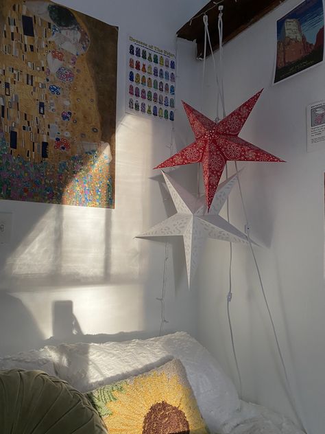 mexicali blues, sunflower, lantern, star, the kiss, bedroom, dorm Paper Lanterns In Living Room, Paper Lanterns In Bedroom, Star Lantern Decor, Paper Star Lanterns Bedroom, Star Dorm Room, Paper Lanterns Room Decor, Star Paper Lanterns, Paper Star Lamp, Paper Lantern Room Decor