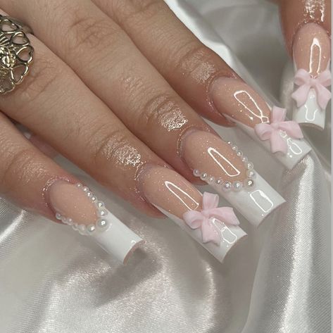 Pearl Acrylic Nails, Nail Inspo Hello Kitty, Duck Nails Short, Long Acrylic Nail, Azul Nails, Ivory Nails, Rounded Acrylic Nails, Punk Nails, Red Acrylic Nails