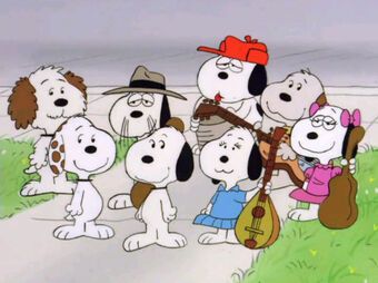 Snoopy Family, Linus Van Pelt, Peanuts By Schulz, Woodstock Snoopy, Cartoon Dogs, Lucy Van Pelt, Peanuts Comic Strip, Peanuts Cartoon, Peanuts Characters