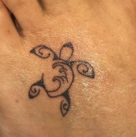 Turtle Maori Tattoo, Spiral Turtle Tattoo, Native Turtle Tattoo, Turtle Ocean Tattoo, Ankle Turtle Tattoo, Aruba Inspired Tattoos, Maui Tattoo Women, Seychelles Tattoo, Tiny Hawaiian Tattoos