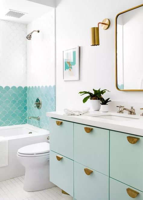 12 Stylish Midcentury Modern Bathroom Ideas Mid Mod Bathroom, Mid Century Bathroom Remodel, Neutral Bathrooms Designs, Midcentury Modern Bathroom, Kids Bathroom Design, Perfect Apartment, Modern Bathroom Ideas, Mid Century Modern Bathroom, Painted Paneling Walls