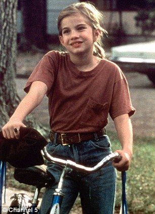 Anna Chlumsky in 1991 movie My Girl. Anna Chlumsky, Iron Lady, The Iron Lady, Child Star, All Grown Up, Grown Up, The Red Carpet, Red Carpet, My Girl