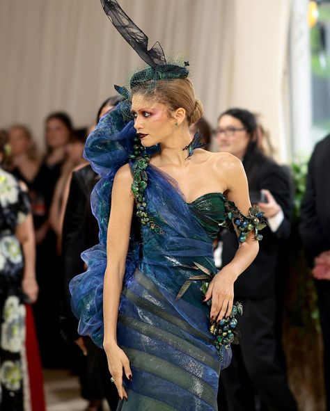 Vogue Australia | #Zendaya has arrived at the 2024 #MetGala! At the link in our bio, see all of the red carpet arrivals, live. 📷 Getty Images | Instagram Zendaya Met Gala, Balmain Dress, Met Gala Red Carpet, Zendaya Coleman, Vogue Australia, Evening Attire, Divine Feminine, The Red Carpet, How To Look Pretty