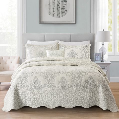 PRICES MAY VARY. OVERSIZED QUILT: Damask coverlet set is a perfect choice for your oversized bed. It's large enough to fully cover the bed and drape beautifully! MODERN AND ELEGANT: Damask print create a delicate design for a mix of contemporary and modern bedding style. The coverlet and shams flaunt a classic stitch pattern with scalloped edges that add an elegant touch to your bedroom. SUPERSOFT & LIGHTWEIGHT: The simply soft and lightweight 4 Piece quilted coverlet set is exactly what you nee Oversized Bed, Cream Bedrooms, Daybed Sets, Oversized Quilt, Soft Things, Quilt Bedspread, Bedroom Quilts, Bed Skirt, Queen Comforter Sets