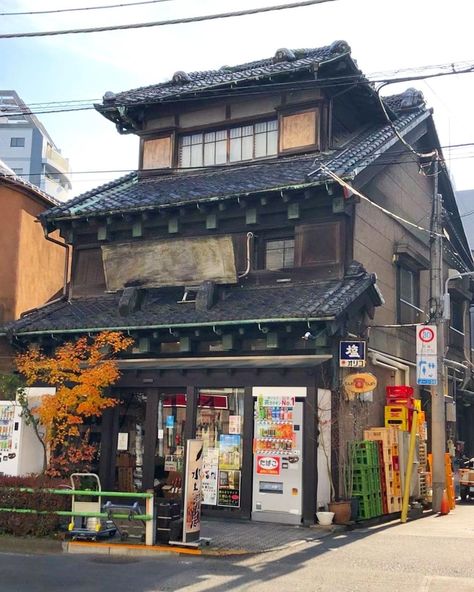 Interesting Buildings To Draw, Urban Sketching Reference Photos Houses, Japanese Store Fronts, Three Story Building, Japanese House Exterior, Japanese Neighborhood, Building Reference, Urban Buildings, Modern Japanese Architecture