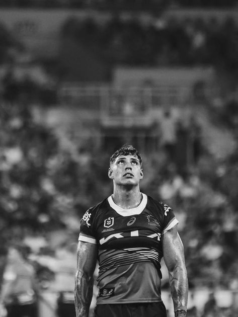 idk if ive ever posted this but gah damn Nrl Aesthetics, Jordan Riki Wallpaper Aesthetic, Brisbane Broncos Wallpaper, Jordan Riki Nrl, Jordan Riki Wallpaper, Jordan Rikki, Rugby Videos, Jordan Riki, Broncos Wallpaper