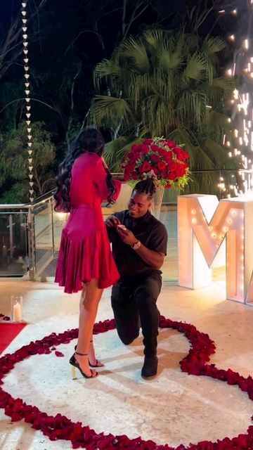 Black Women Proposal, Black Love Proposal, Proposal Ideas Black Couple, Proposal Instagram Story, Proposal Black Couple, Black Couple Proposal, Black Proposal, Proposal Aesthetic, Wedding Proposal Ideas Engagement