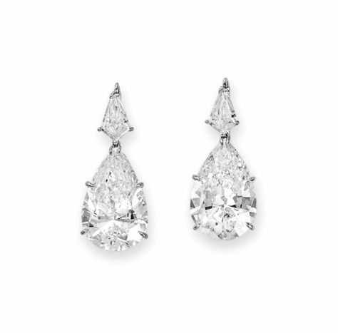 A PAIR OF DIAMOND EAR PENDANTS, BY HARRY WINSTON Harry Winston Jewelry, White Diamond Jewelry, Harry Winston, Jewelry Auction, Shine Bright Like A Diamond, Royal Jewels, Cushion Cut Diamonds, Pear Shaped Diamond, Cute Earrings