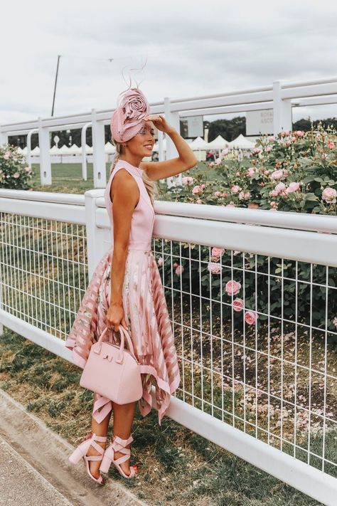 What To Wear To Royal Ascot - Fashion Mumblr Fashion On The Field, Race Day Fashion 2023, Pink Races Outfit, Ladies Day Races Outfit, Lady's Day Outfit, Summer Race Day Outfits, Polo Day Outfits For Women, Big Kentucky Derby Hats, Dress For The Races