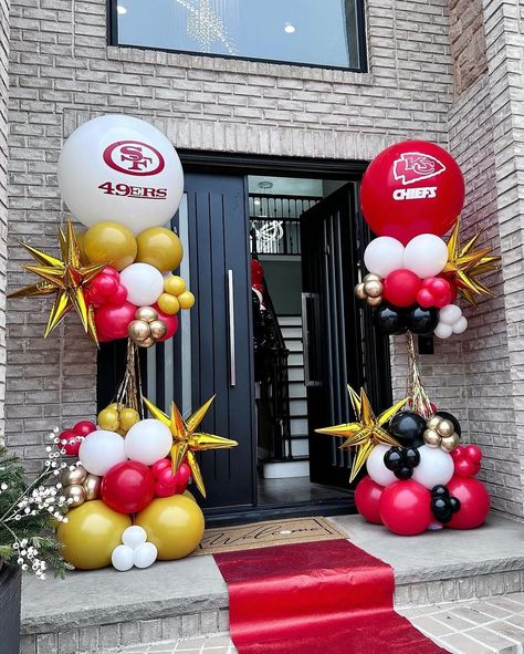 Designer Events LLC (Fatena Kawkji) | Still haven’t ordered your graduation balloons?! 🎓We’ve got your back! 🎈Here are a few pick-up options for your upcoming graduation party!… | Instagram Balloon Tower, Staircase Railing, Graduation Party Diy, Balloon Background, Graduation Balloons, Balloon Decor, School Logo, Party Diy, Got Your Back