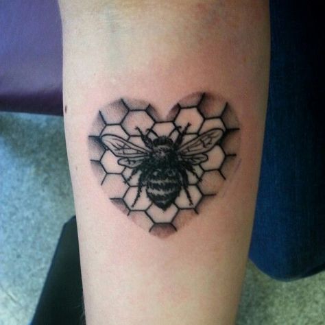 Honeycomb Heart, Honey Bee Tattoo, Honeycomb Tattoo, Bumble Bee Tattoo, Framed Tattoo, Pin Up Tattoos, Bee Tattoo, Spine Tattoos, Dream Tattoos