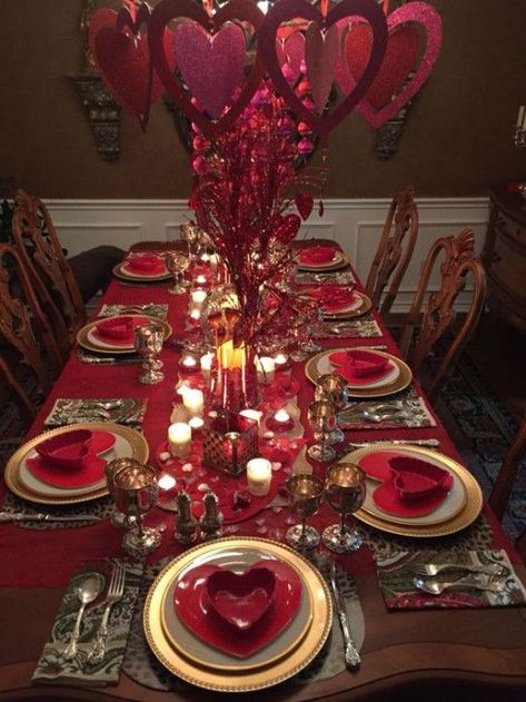 Valentine Table Settings, Valentine Dinner Table Setting, Valentines Table Setting, Valentines Day Table Setting, Valentines Day Tablescapes, Romantic Dinner Tables, Romantic Dinner Setting, Aesthetic Valentines Day, Valentine Day Table Decorations