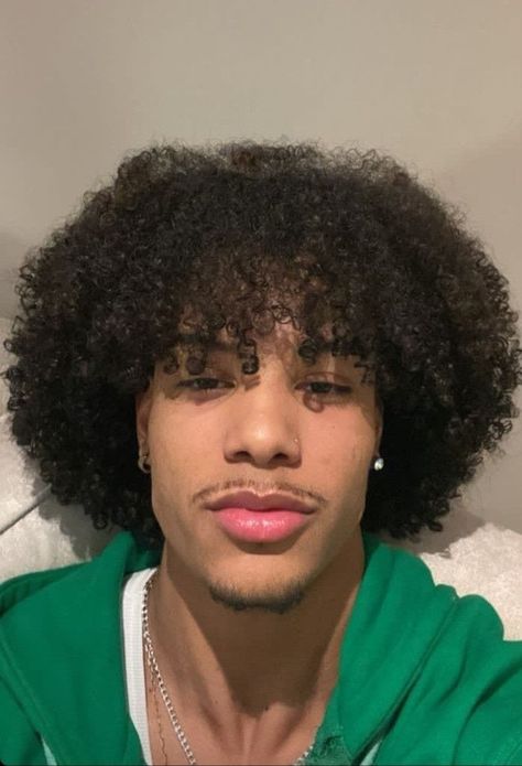 Afro Hair Boy, Mens Twists Hairstyles, Dominican Hair, Taper Fade Curly Hair, Afro Hairstyles Men, Natural Hair Men, Afro Curls, Light Skin Men, Afro Men