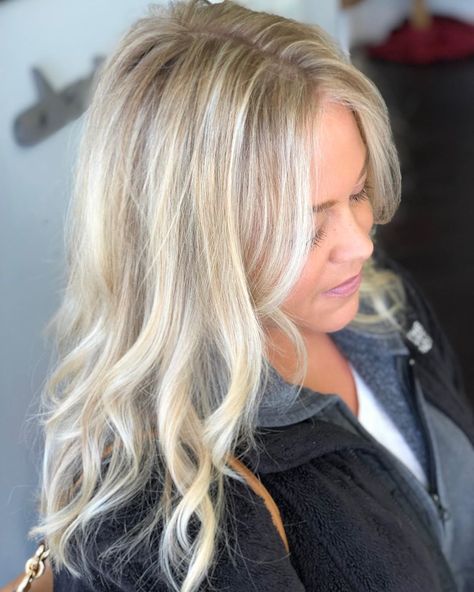 Platinum Blonde Full Head Highlights, Full Head Of Blonde Foils, Full Head Of Foils Blonde, Blonde Highlights Full Head, Half Head Blonde Highlights, Blonde Full Head Highlights, Full Head Blonde Foils, Full Head Highlights Blonde, Full Head Of Blonde Highlights