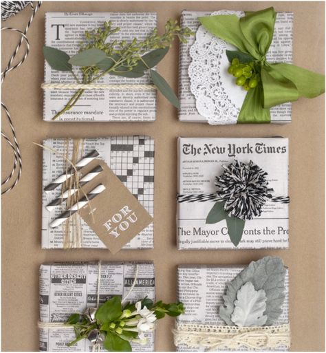 inpak ideeen Souvenir Tags, Holiday Packaging Ideas, Newspaper Wrapping, Štědrý Den, Newspaper Gift, Eco Friendly Gift Wrapping, Gift Wrapping Inspiration, Ge Bort, Unique Gift Wrapping