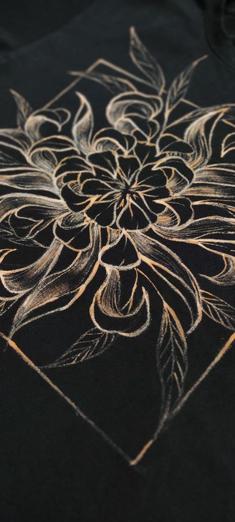 Flower Drawing On Clothes, Bleach Painting Tshirts, Bleach Painted Sweatshirt, Hand Painted Bleach Shirt, Bleach Dye Shirts Design, Painting On Shirts Ideas, Bleach Tshirt Designs Diy, Clothes Bleach Art, Bleach Art On Clothes