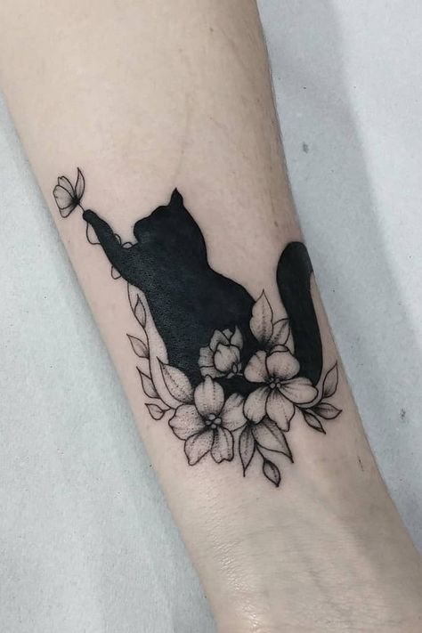 Tatuaje Cover Up, Cover Up Tattoos For Women, Cat Tattoo Small, Black Cat Tattoos, 13 Tattoos, Tato Lengan, Cat Tattoos, Cat Tattoo Designs, Tatuaje A Color