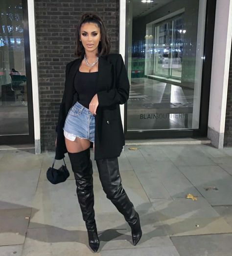 Shorts Outfit, Long Boots, Fall Fashion Outfits, Heel Boots, Winter Fashion Outfits, Looks Vintage, Thigh High Boots, Fall Winter Outfits, High Heel Boots