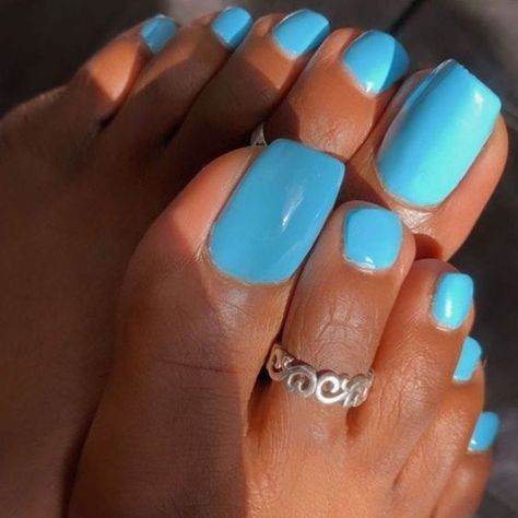 2024 Trendy Summer Blue Toe Nail Designs for Beach & Holiday Vibes Blue Pedicure Ideas Summer, Light Blue Toe Nails Summer, Light Blue Toe Nails Design, Light Blue Toenails, Popular Summer Pedicure Colors 2023, Light Blue Pedicure Toes, Baby Blue Toe Nails, Baby Blue Pedicure, Light Blue Toe Nails