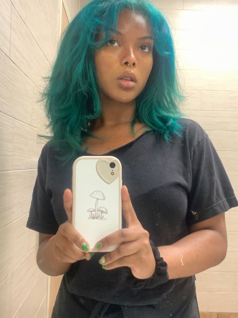 Aqua Green Hair Color, Blue Green Black Hair, Dark Teal Hair Black Women, Blue Green Curly Hair, Teal Natural Hair, Turquoise Natural Hair, Blue Green Hair Black Women, Blue And Green Hair Black Women, Green To Blue Hair