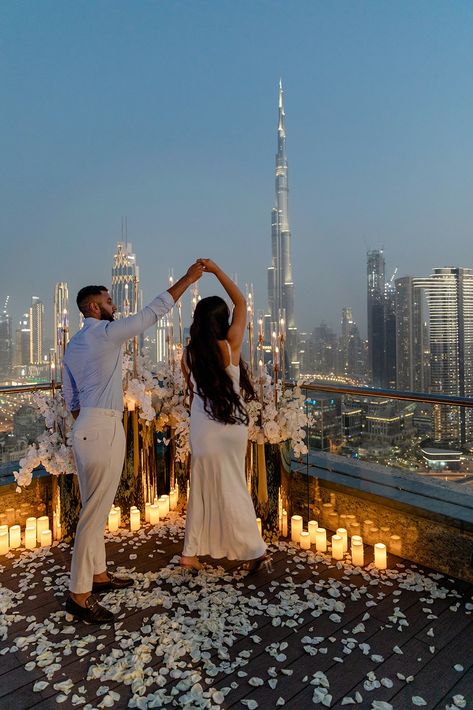 Wedding Proposal Ideas Engagement, Surprise Proposal Pictures, Cute Proposal Ideas, Proposal Pictures, Best Proposals, Dubai Wedding, Proposal Photos, Romantic Proposal, Engagement Inspo