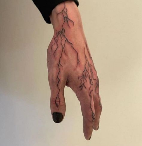 Mens Face Tattoos, Tattoo Ideas Males, Ma Tattoo, Lightning Tattoo, Tattoo Line, Hand And Finger Tattoos, Hand Tats, Wrist Tattoos For Guys, Tattoo Desings