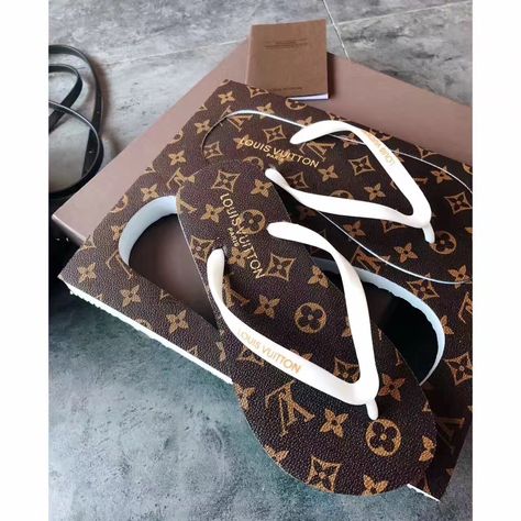 Lv Flip Flops, Louis Vuitton Flip Flops, Lv Slippers, Louis Vuttion, Paris Mens Fashion, Louie Vuitton, Louis Vuitton Collection, Louis Vuitton Fashion, Louis Vuitton Sandals