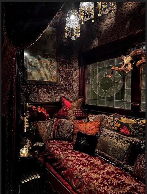 Goth Houses, Dark Home Decor, Goth Home, Goth Home Decor, Dark Home, Dreamy Room, Dream Room Inspiration, Gothic Home Decor, Dream House Interior