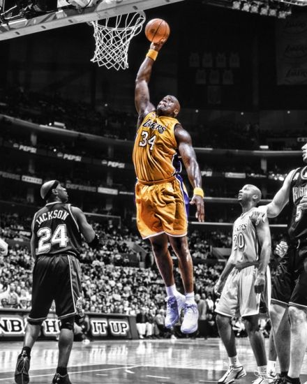 Shaq I met him in Philadelphia... His hand is the size of my moms HEAD Shaq O Neal, Shaquille O’neal, Dear Basketball, Lebron James Lakers, Nba Basketball Art, Lakers Basketball, Nba Art, Basketball Posters, Basketball Photography