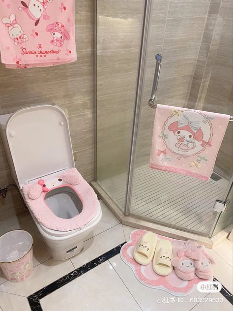 Vibey Bathroom Decor Ideas, Hello Kitty Bathroom Aesthetic, Aesthetic Bathroom Pink, Pink Y2k Bathroom, Cute Bathroom Aesthetic Pink, Cute Korean Bathroom Aesthetic, Cute Rooms, Sanrio Room, Yellow Kitchen Cabinets