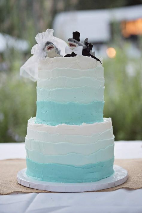 Lake Wedding Cake Ideas, Shark Theme Wedding, Shark Wedding Cake, Shark Wedding Theme, Ocean Themed Wedding Dress, Aquarium Wedding Ideas, Simple Beach Wedding Cake, Beach Themed Wedding Cakes, Shark Wedding