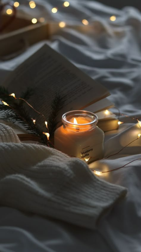 Photography With Candles, Cozy Christmas Candle Aesthetic, Dreamy Candle Aesthetic, Photo Ideas For Candles, Candles Aesthetic Christmas, Candle Photography Aesthetic, Candles Photoshoot Ideas, Candle Photo Ideas, Aesthetic Candles Wallpaper