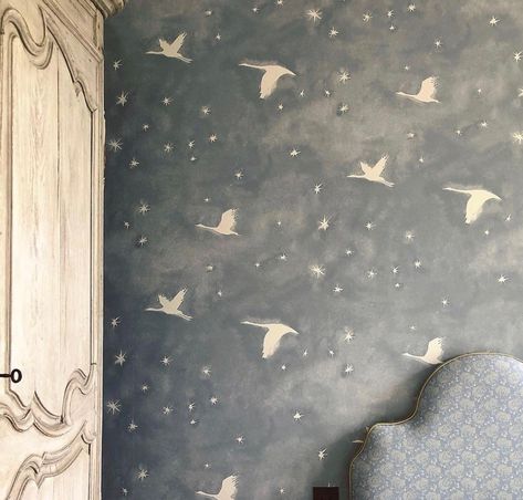 Nursery Ideas Themes, Enchanted Nursery, Dreamy Wallpaper, How To Start Painting, Clear Night Sky, Painting Walls, Start Painting, Bedroom Murals, Gorgeous Bedrooms