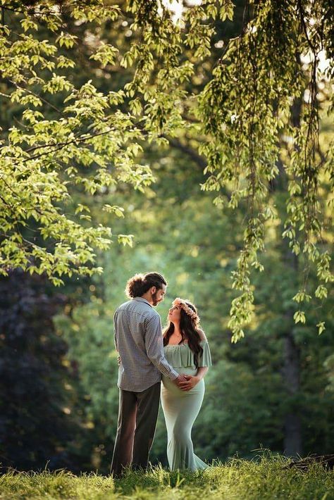 Spring Maternity Photos Couple, Pregnate Photoshoot Outdoor, Maternity Photography Green Dress, Maternity Pictures Garden, Maternity Photography Botanical Garden, Green Maternity Shoot, Maternity Shoot In Garden, Castle Maternity Shoot, Maternity Photos In Woods