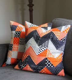 halloween pillows | Pillows for the couch and for the porch….and they match my Halloween ... Auburn Graduation, Orange Quilts, Arrow Quilt, Halloween Sewing Projects, Cluck Cluck Sew, Denim Pillow, Halloween Sewing, Fall Sewing, Bantal Sofa