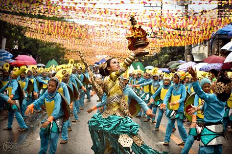 Sinulog Festival - The most prominent and most colorful festival in Cebu, Philippines Philippine Flag Wallpaper, Sinulog Festival, Kawasan Falls, 4k Pictures, Hello Kitty Printables, Filipino Art, Songkran Festival, Cebu Philippines, Cute Love Wallpapers