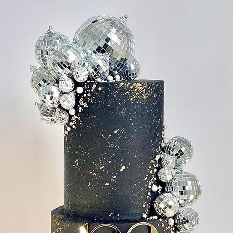 Black Disco Cake, Disco Ball Cake Ideas, Disco Cakes Birthday, Disco Cake Ideas, Disco Ball Theme Party, Disco Themed Cake, Disco Theme Cake, Disco Birthday Cake, Disco Ball Cake